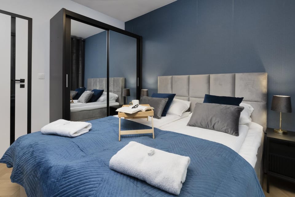 Bed, Photo of the whole room, Bedroom, towels, wardrobe