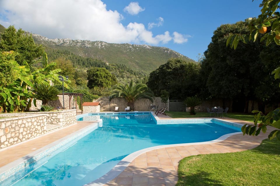 Natural landscape, Garden, Garden view, Mountain view, Pool view, Swimming pool, sunbed
