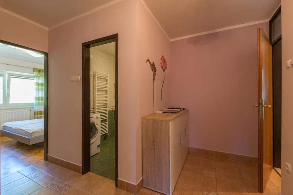 Bed, Bathroom, Bedroom, wardrobe