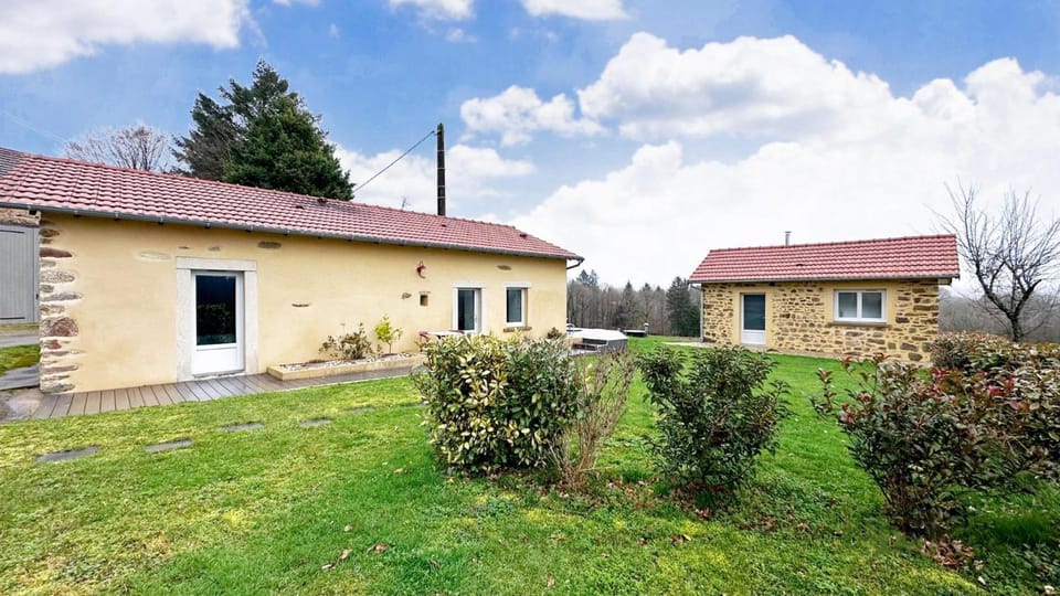 Property building, Garden, Garden view