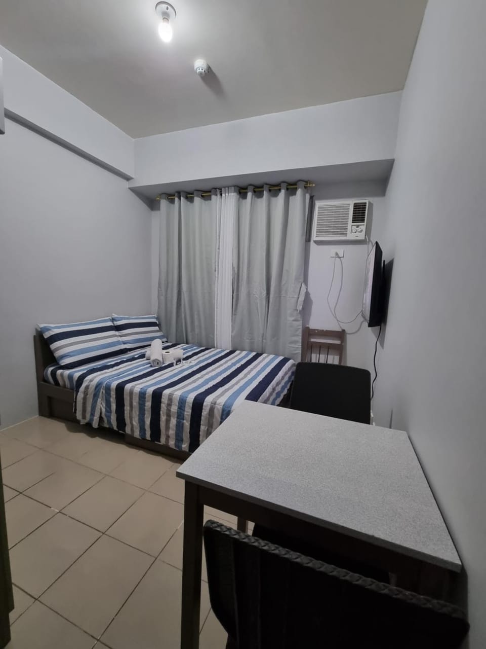 Macks Awesome Place 204 NetflixFastWifi Hotel in Mandaluyong