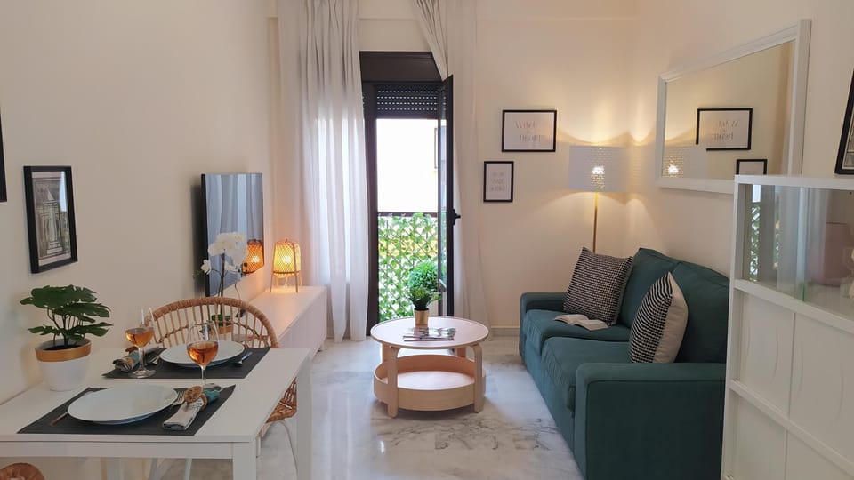 TV and multimedia, Living room, Dining area