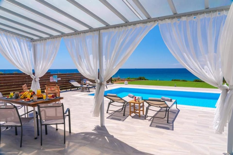 Patio, Day, Natural landscape, View (from property/room), Balcony/Terrace, Dining area, Pool view, Sea view, Swimming pool, sunbed