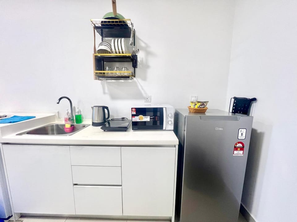 H 1-5 pax Cozy house 3 Bed Trefoil Setia Alam Wifi and TV SCCC Apartment in Selangor, Malaysia