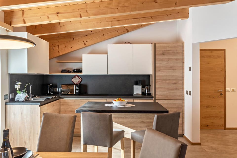 Property building, Kitchen or kitchenette, Living room