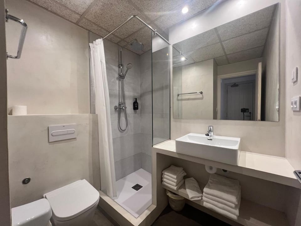 Shower, Toilet, Bathroom