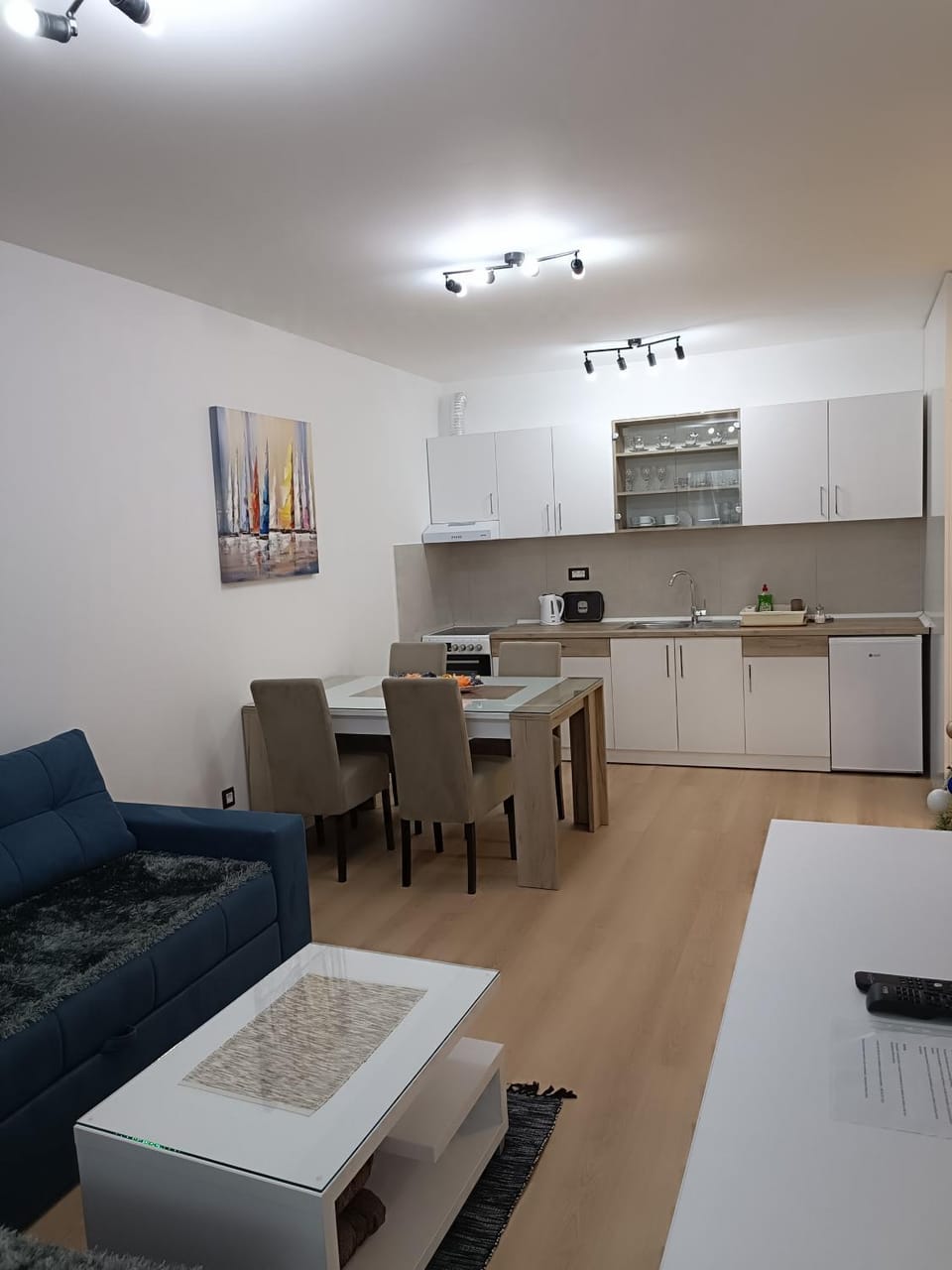 Living room, Seating area, Dining area, kitchen