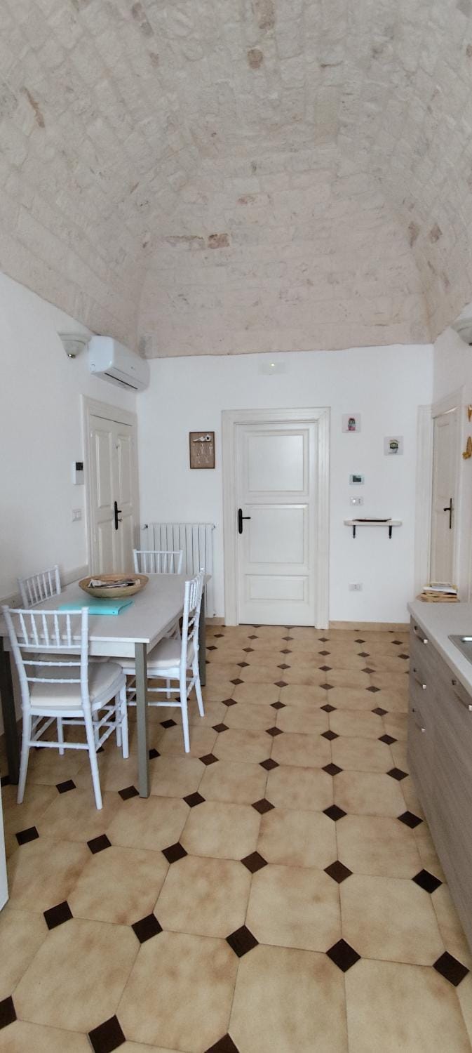 Living room, Dining area, air conditioner