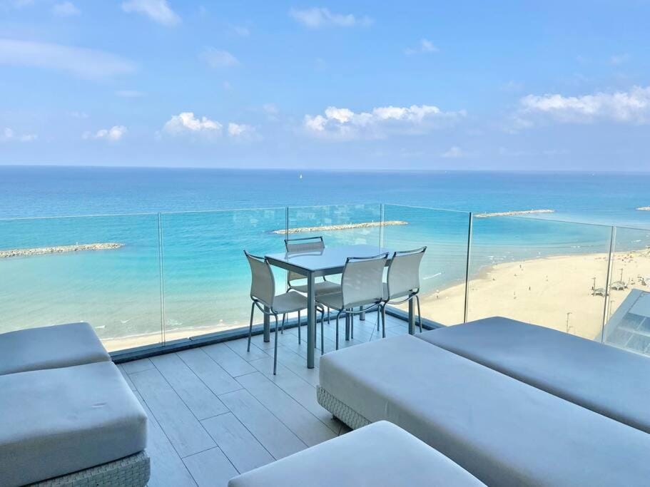 Patio, Day, View (from property/room), Balcony/Terrace, Seating area, Dining area, Beach, Sea view