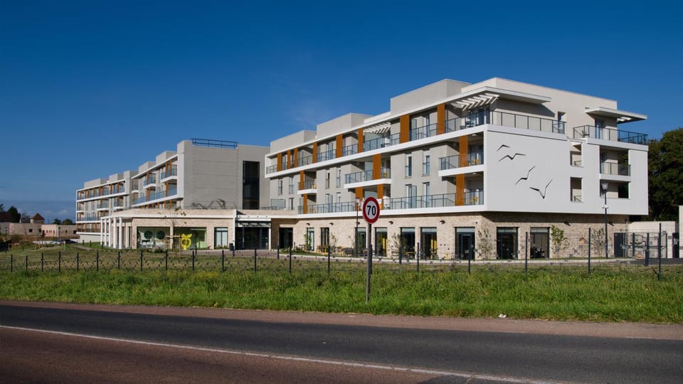 Property building, Garden