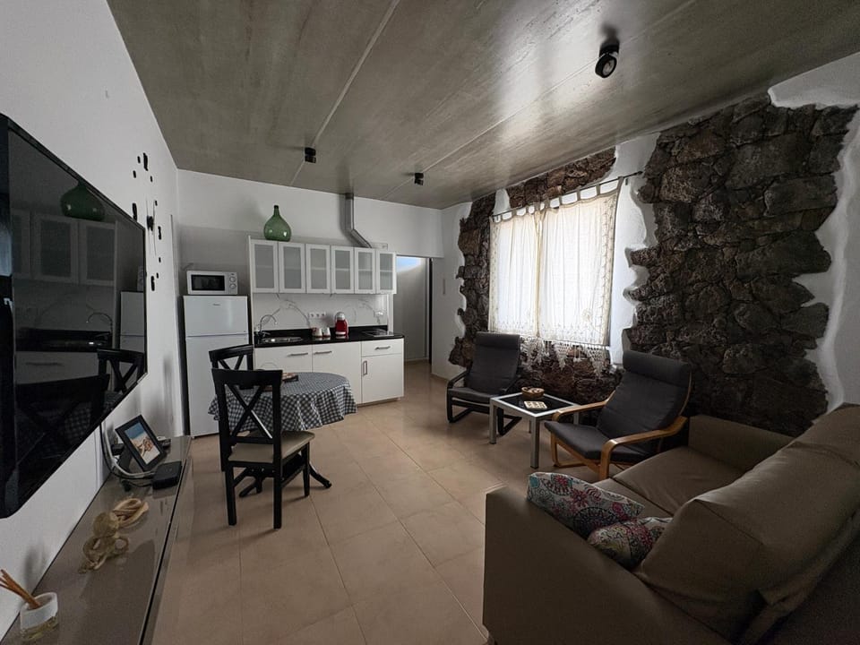 TV and multimedia, Kitchen or kitchenette, Living room