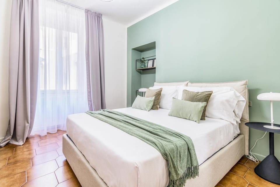 Bed, Photo of the whole room, Decorative detail, Bedroom