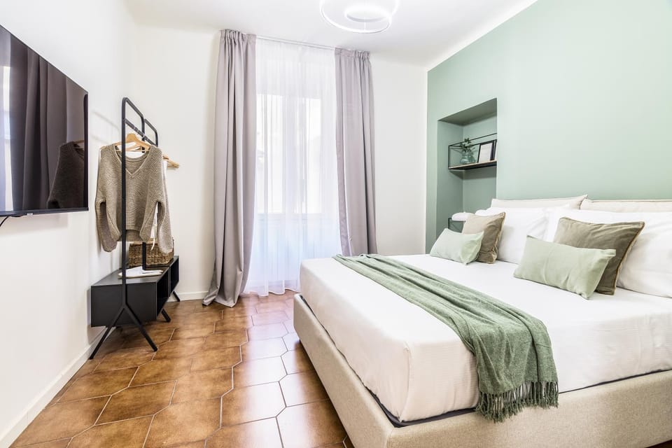 Bed, TV and multimedia, Photo of the whole room, Bedroom, wardrobe