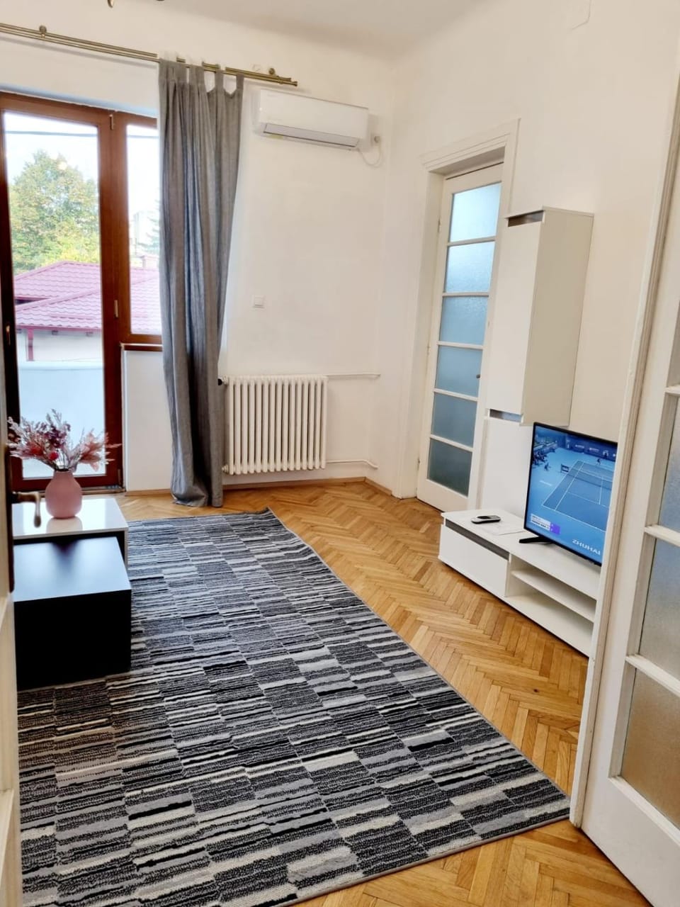 Cozy apartment near city center Apartment in Bucharest