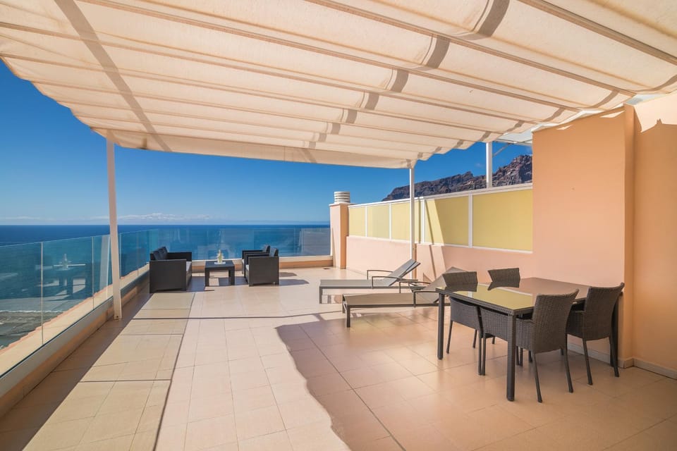 View (from property/room), Balcony/Terrace, Mountain view, Sea view