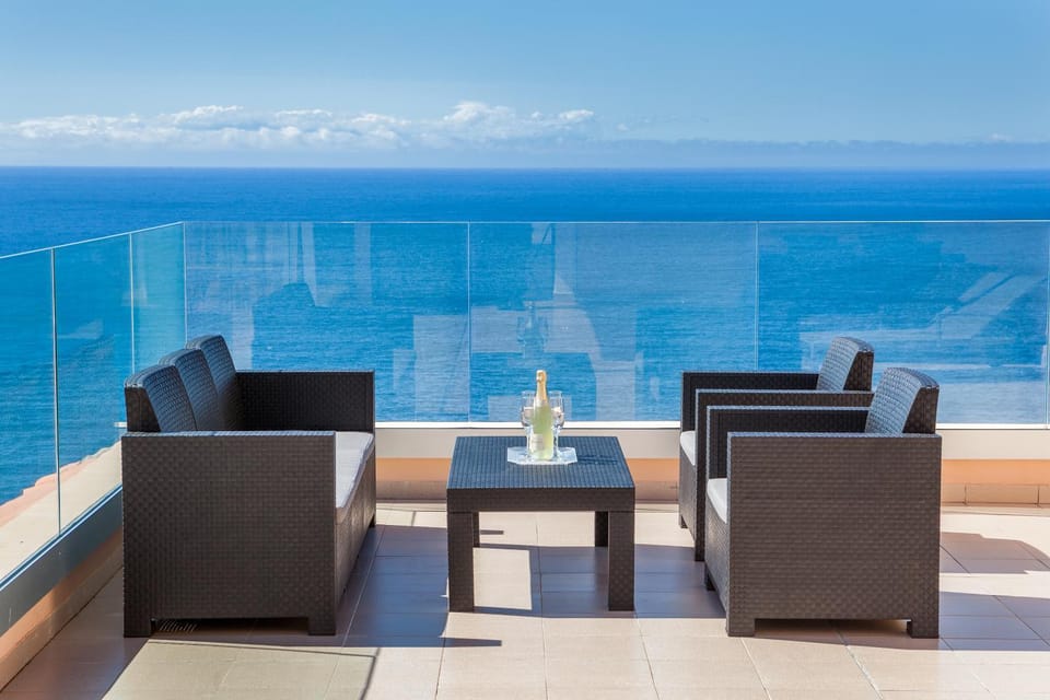 View (from property/room), Balcony/Terrace, Sea view