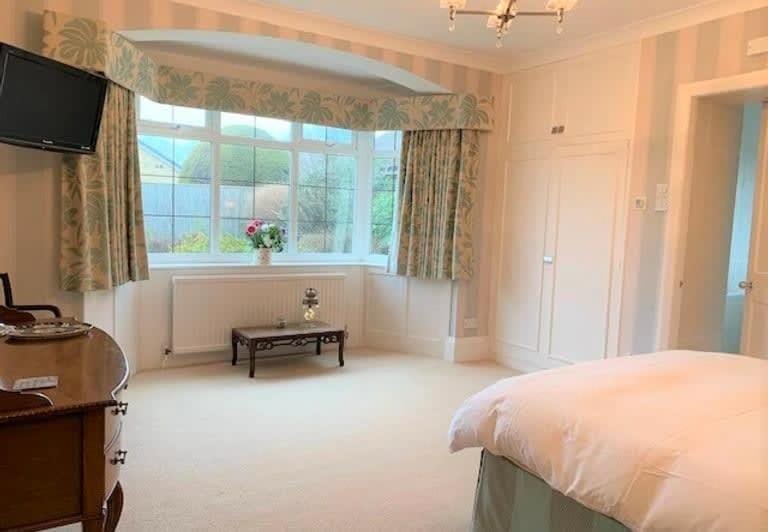 The Garden Apartment - Beautiful spacious garden apartment with two bedrooms and two parking spaces House in Filey