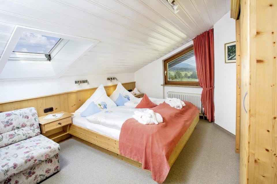Bed, Natural landscape, Bedroom, internet
