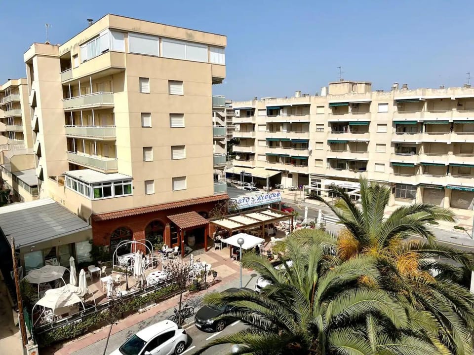 Confortable apartamento en La Pineda Apartment in La Pineda