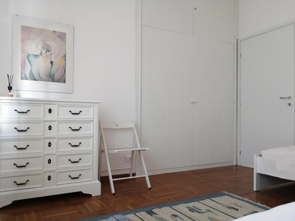 Photo of the whole room, wardrobe