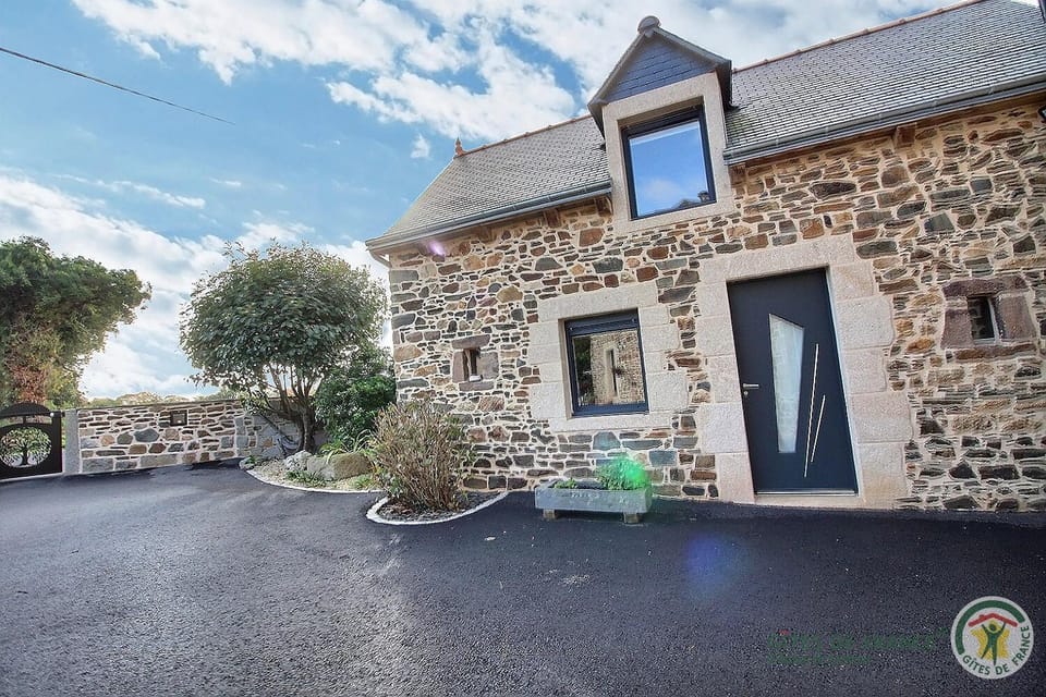 Le bel arbre Bed and Breakfast in Brittany