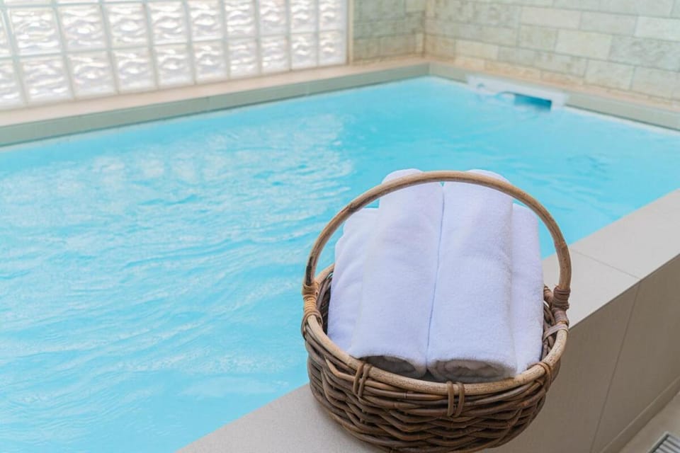 Pool view, towels