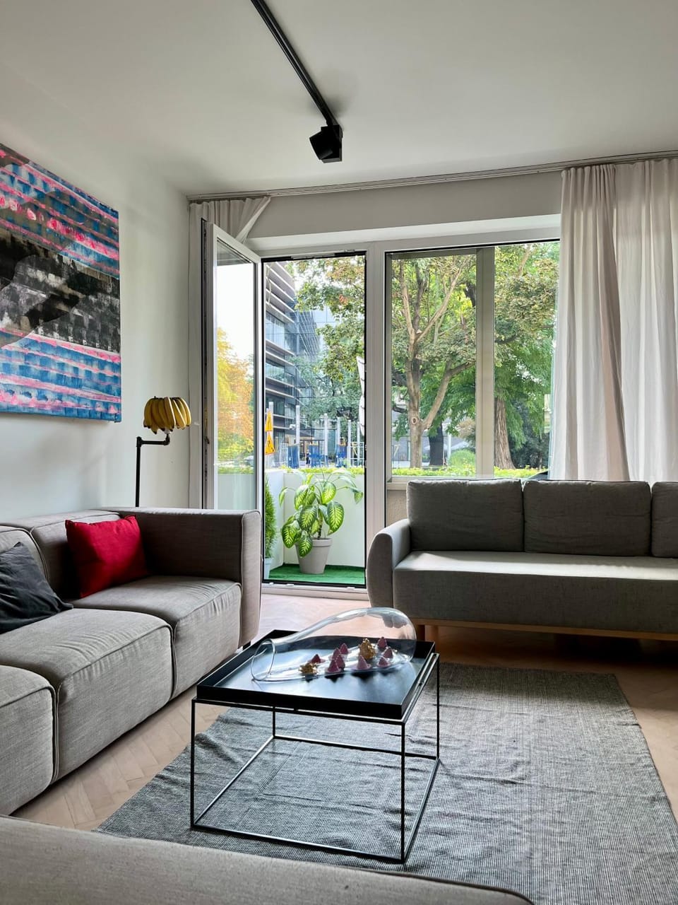 View (from property/room), Balcony/Terrace, Living room