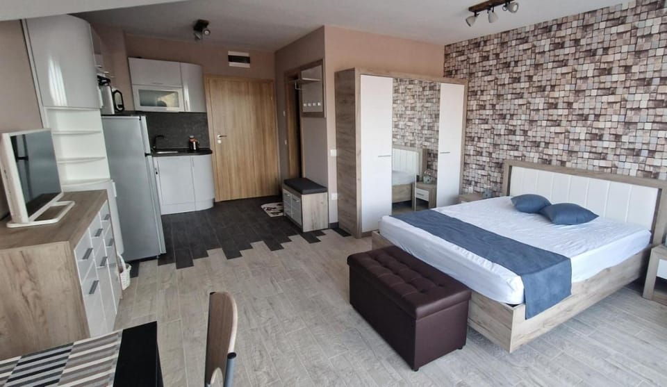Bed, Living room, Photo of the whole room, Bedroom, wardrobe