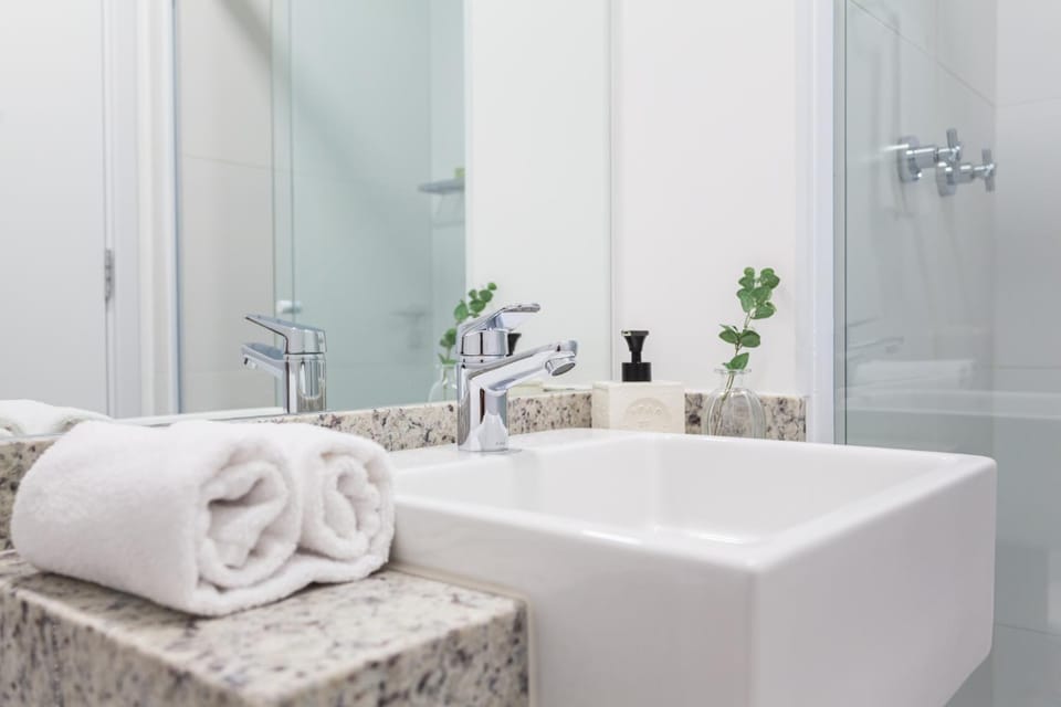 Shower, Bathroom, towels
