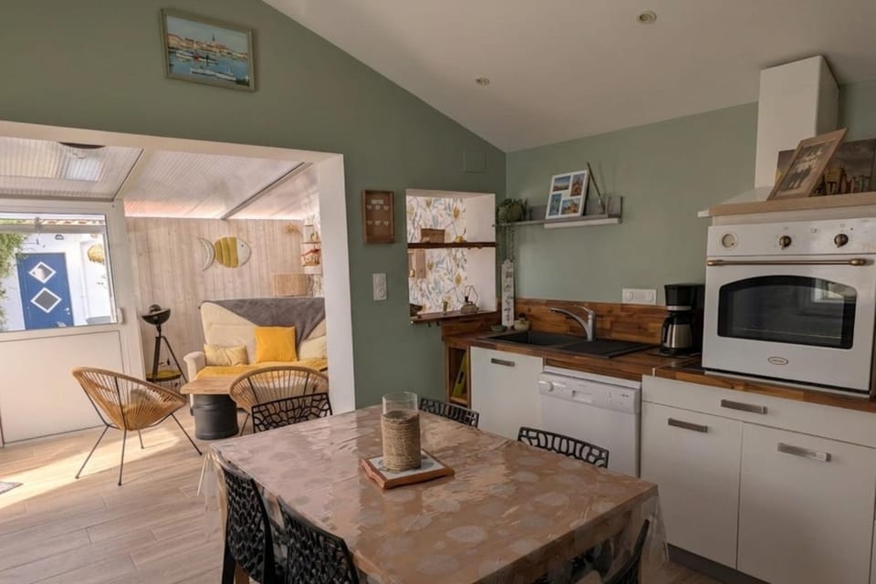 Vacation house between port and beach with garage House in Les Sables-d'Olonne