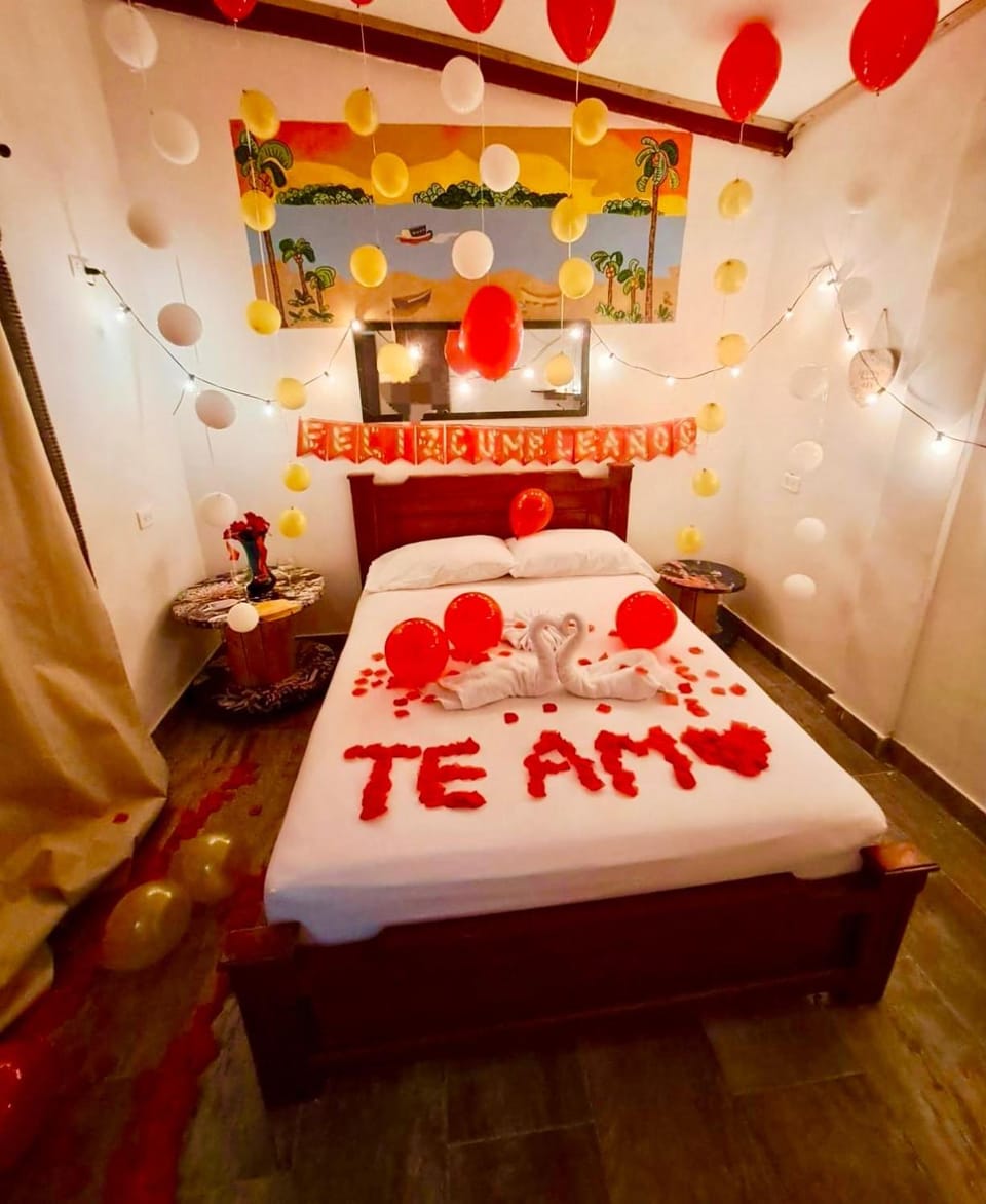 Photo of the whole room, Bedroom
