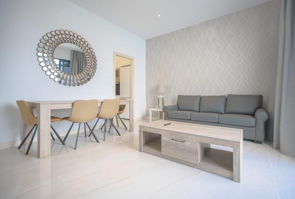 Living room, Seating area, Dining area