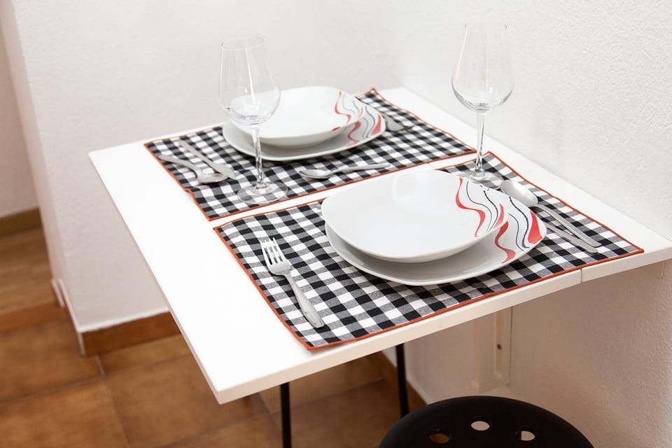 Food and drinks, Dining area, Food