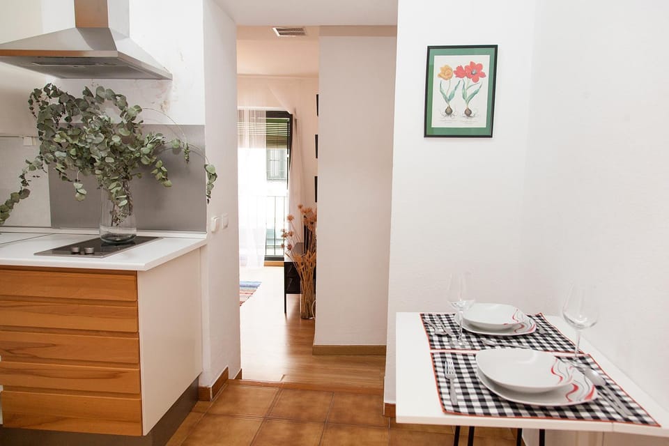 Kitchen or kitchenette, Food and drinks, Dining area, Food, Meals, kitchen