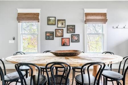 Spacious Dog Friendly 3 BR Townhome, Grill, Patio 3 Blocks to Grocer, 5 Mins to 5 Points, 15 Mins to Broadway, 24 Hour Hospitality Team, Perfect for Families House in East Nashville
