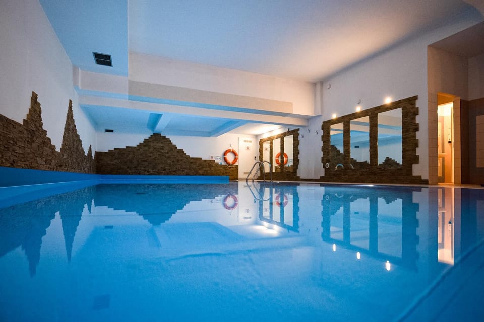 Pool view, Swimming pool