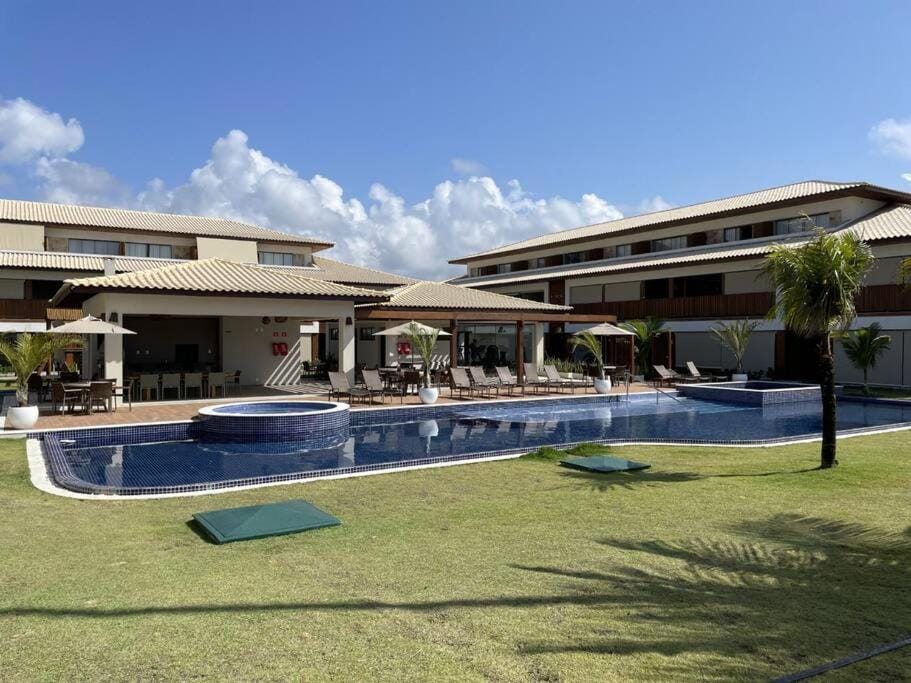 Day, Garden, Swimming pool, sunbed