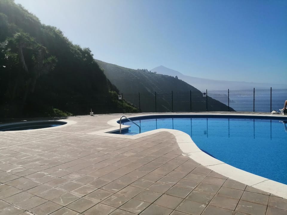 Natural landscape, Swimming pool, sunbed