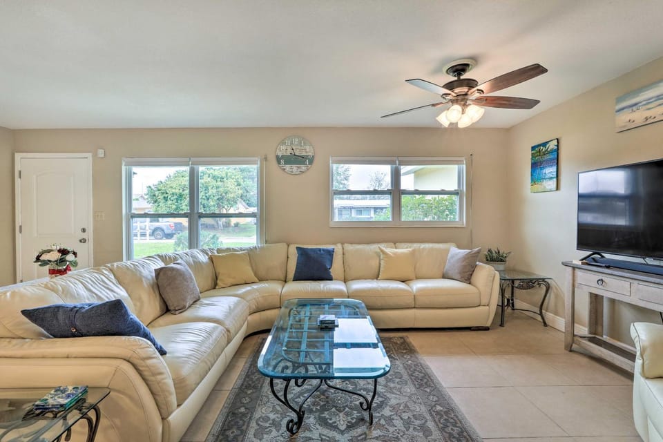 4 Mi to Dtwn: Home w/ Pool & BBQ in Bradenton House in Bradenton
