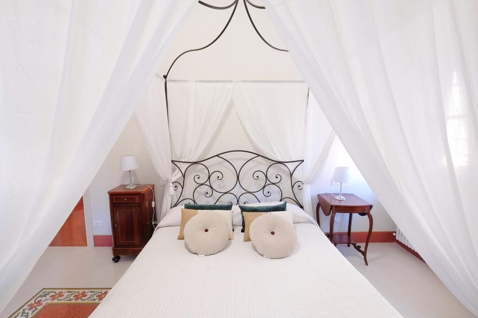 L'alba in Lucca with AC Apartment in Capannori