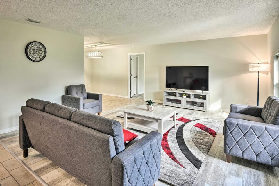 Palm Coast Home ~ 7 Mi to Flagler Beach! House in Palm Coast