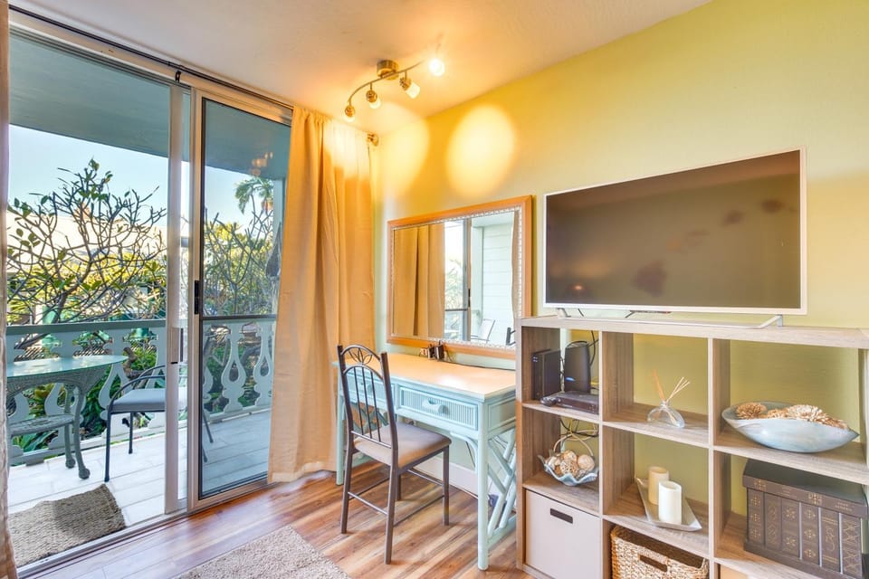 Downtown Kailua-Kona Escape Steps to Ocean! Apartment in Holualoa