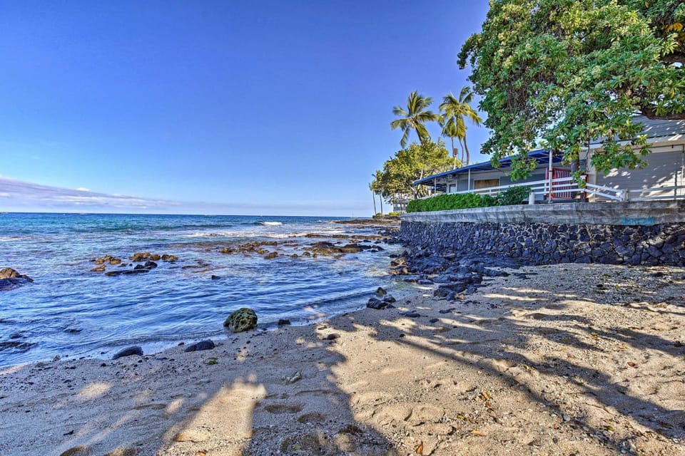 Downtown Kailua-Kona Escape Steps to Ocean! Apartment in Holualoa