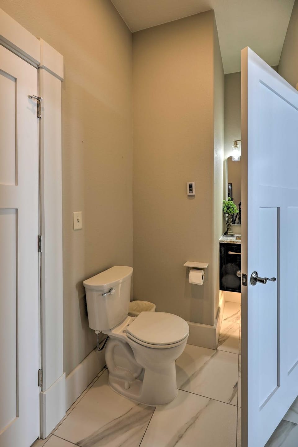 Regal River Retreat in the Heart of Yankton! Apartment in Yankton