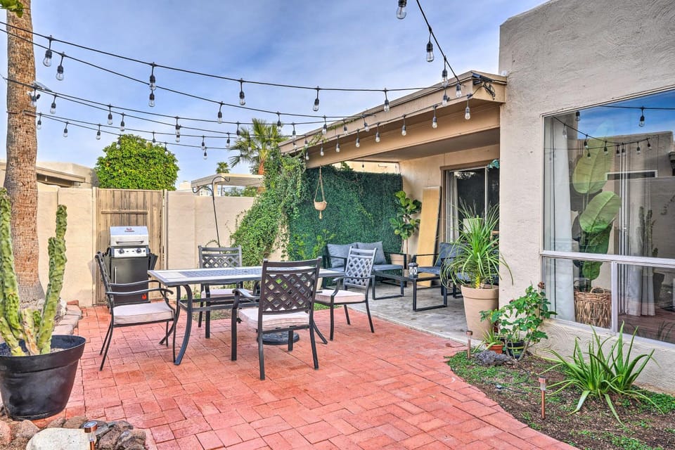 Patio & Workspace: Litchfield Park Vacation Rental House in Litchfield Park