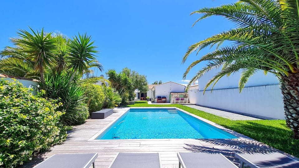 Garden, Garden, Garden view, Pool view, Swimming pool, sunbed