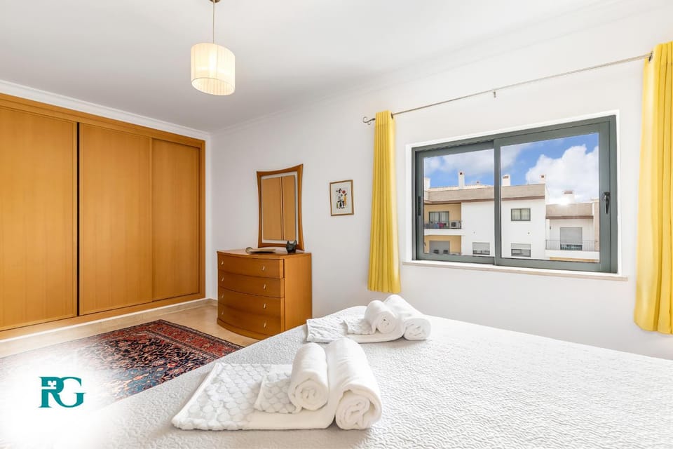 Bed, Bedroom, towels, wardrobe