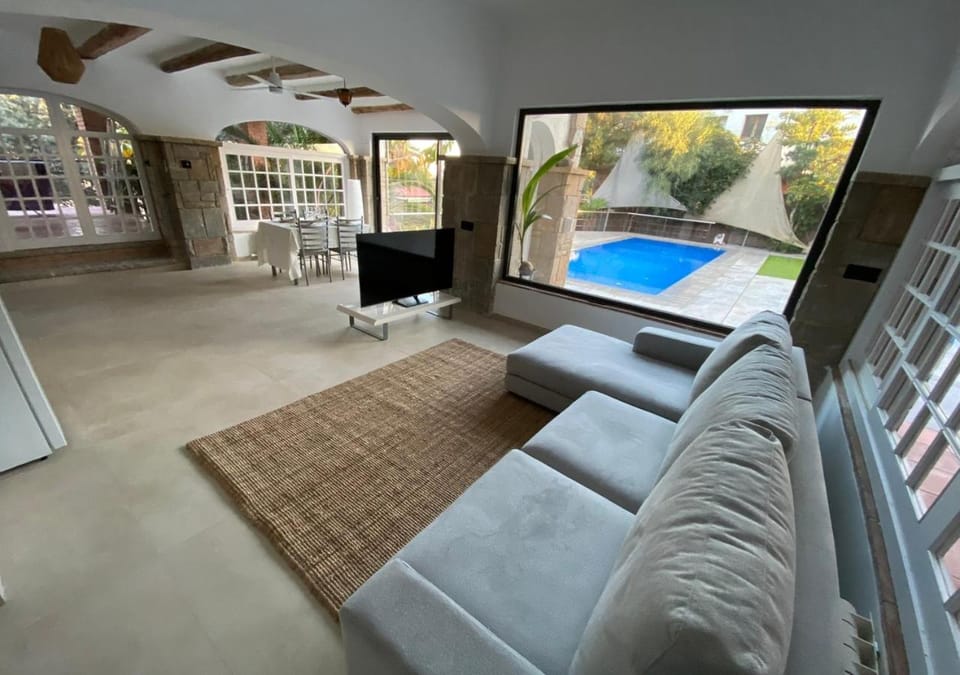 Living room, Pool view