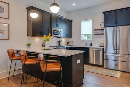 Near Downtown Gem - Rooftop, Garage & Walk To It All! House in Nashville