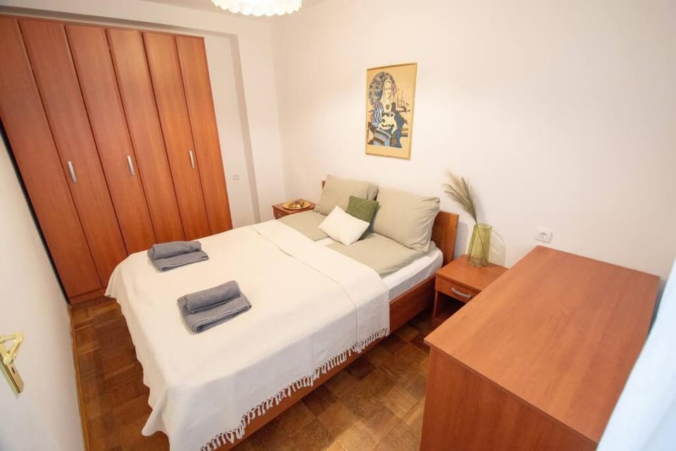 Bed, Bedroom, hair dresser, wardrobe